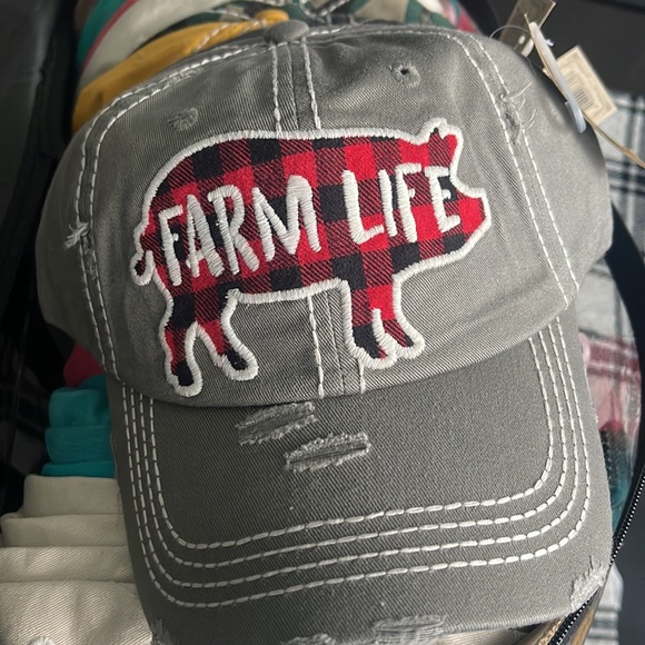 FARM LIFE - Picture 2 of 6